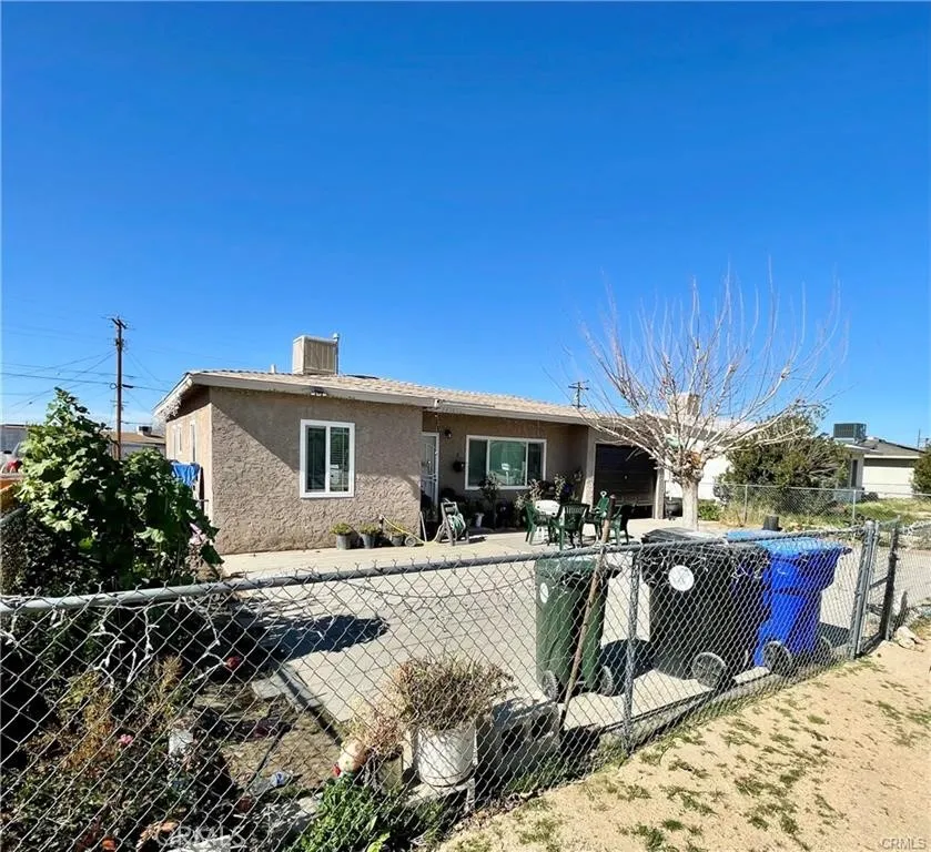 34262 Paris Barstow, CA 92311