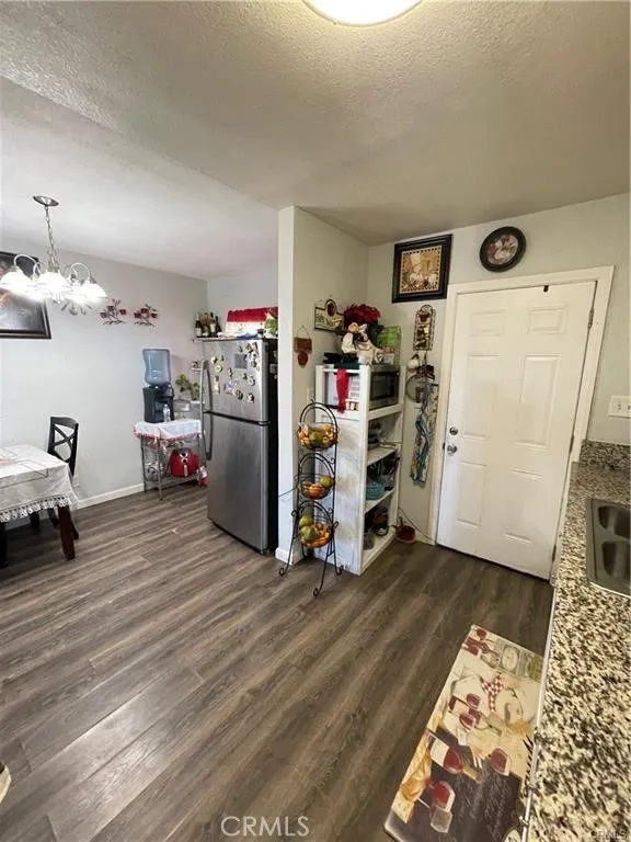 34262 Paris Barstow, CA 92311