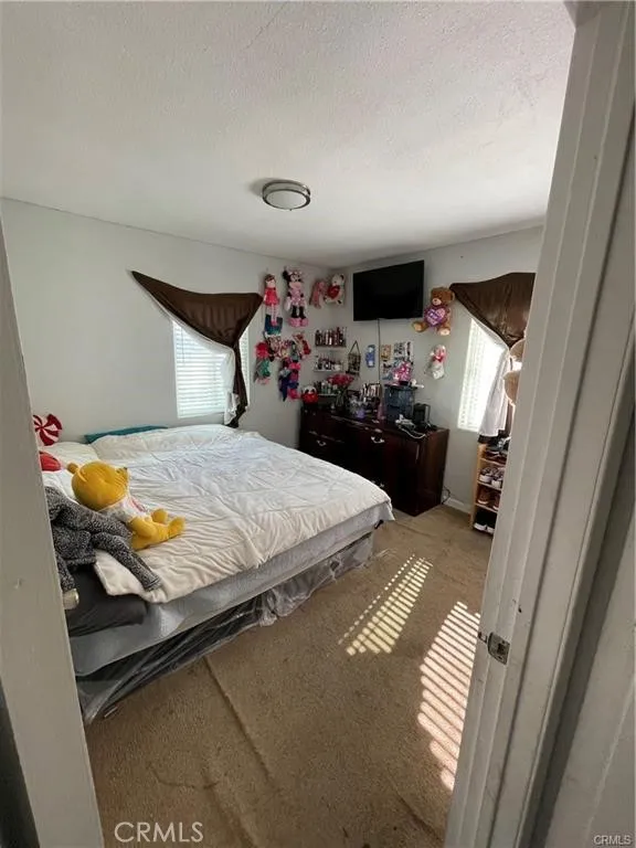 34262 Paris Barstow, CA 92311