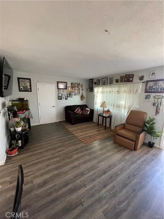 34262 Paris Barstow, CA 92311