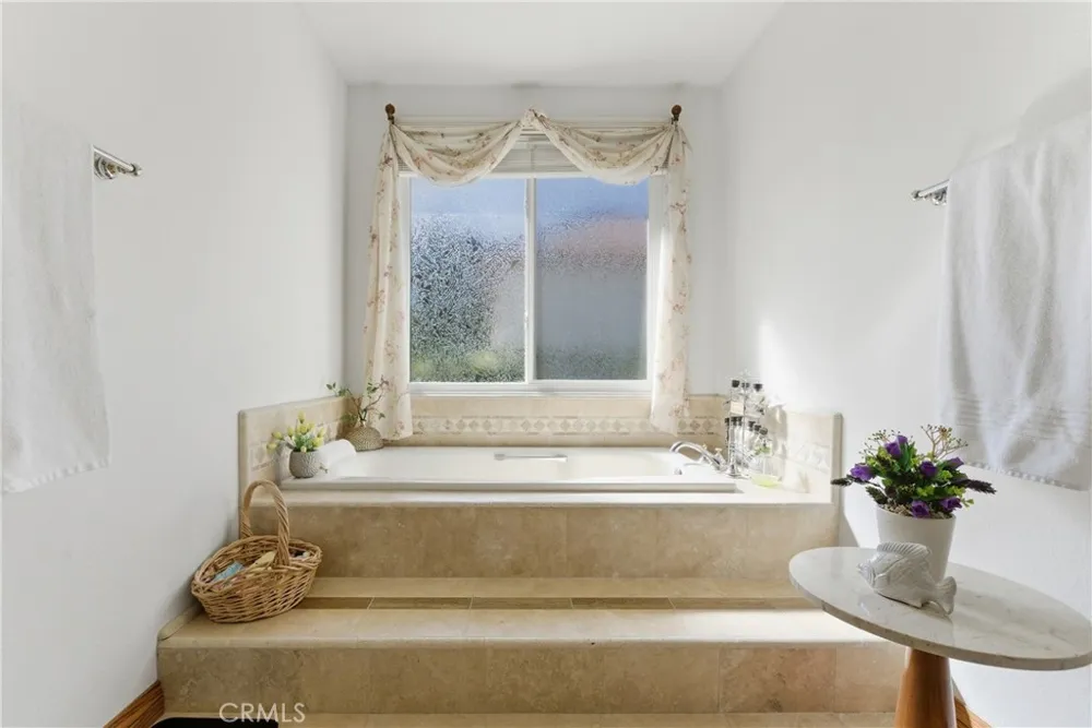 29628 Woodbrook Agoura Hills, CA 91301