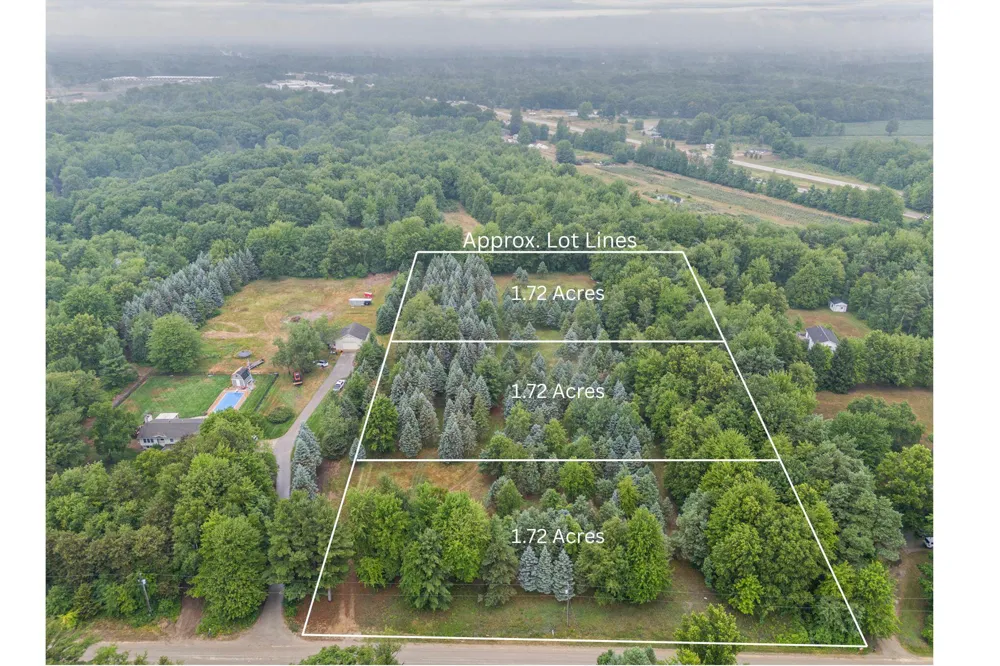 Desay Dr W West Olive, MI 49460