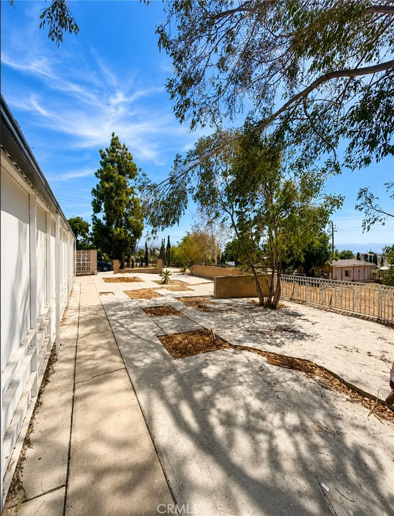 17301 Palm Riverside, CA 92503