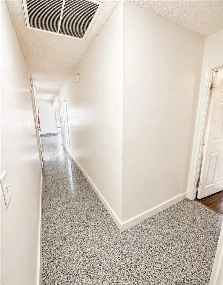 17301 Palm Riverside, CA 92503