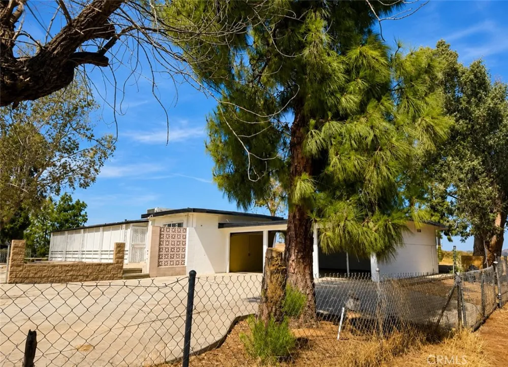 17301 Palm Riverside, CA 92503