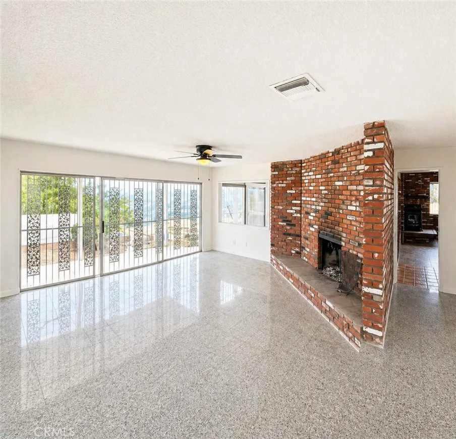17301 Palm Riverside, CA 92503