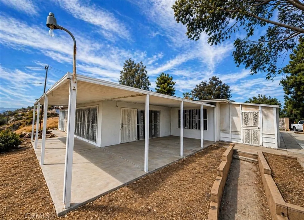17301 Palm Riverside, CA 92503