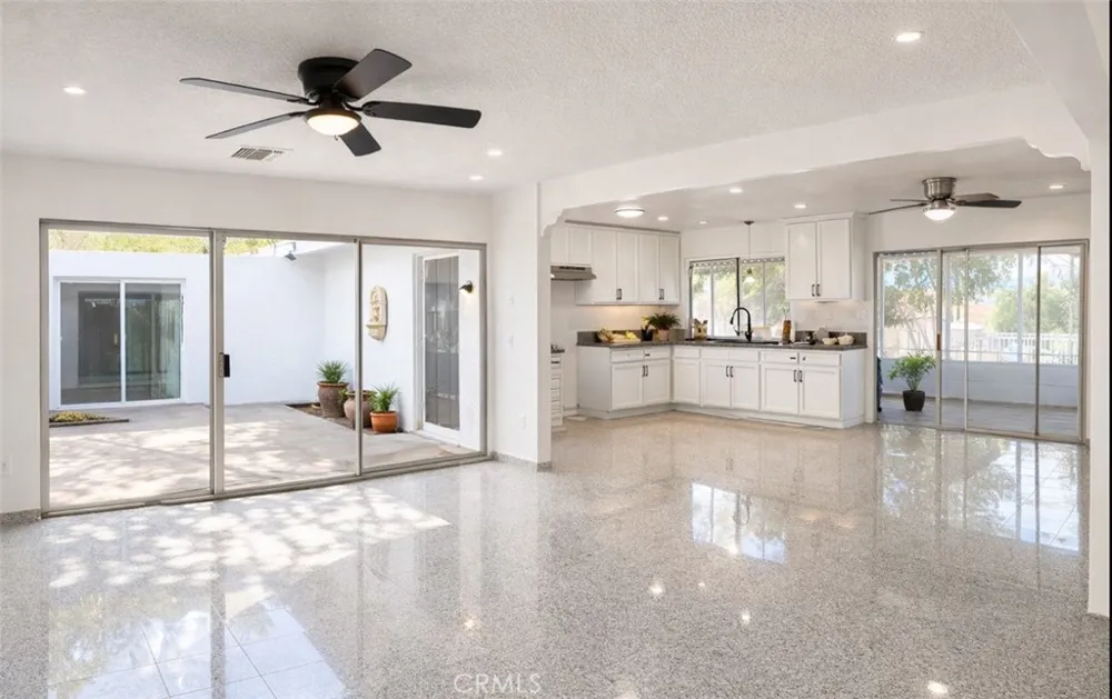 17301 Palm Riverside, CA 92503