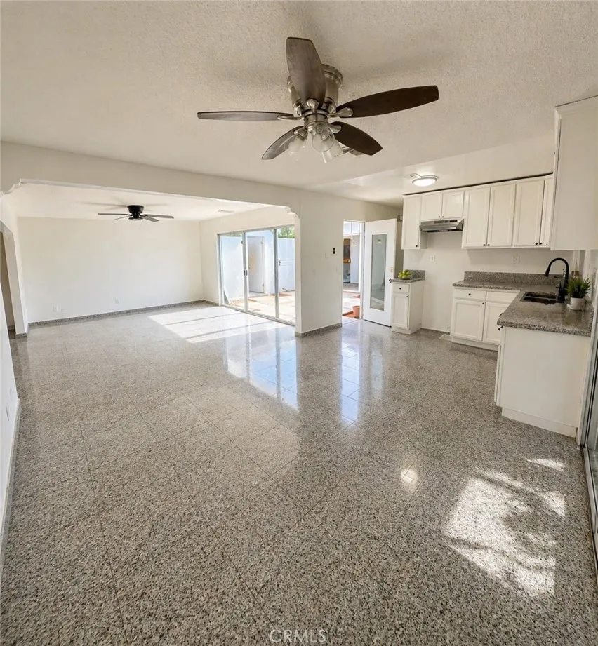 17301 Palm Riverside, CA 92503