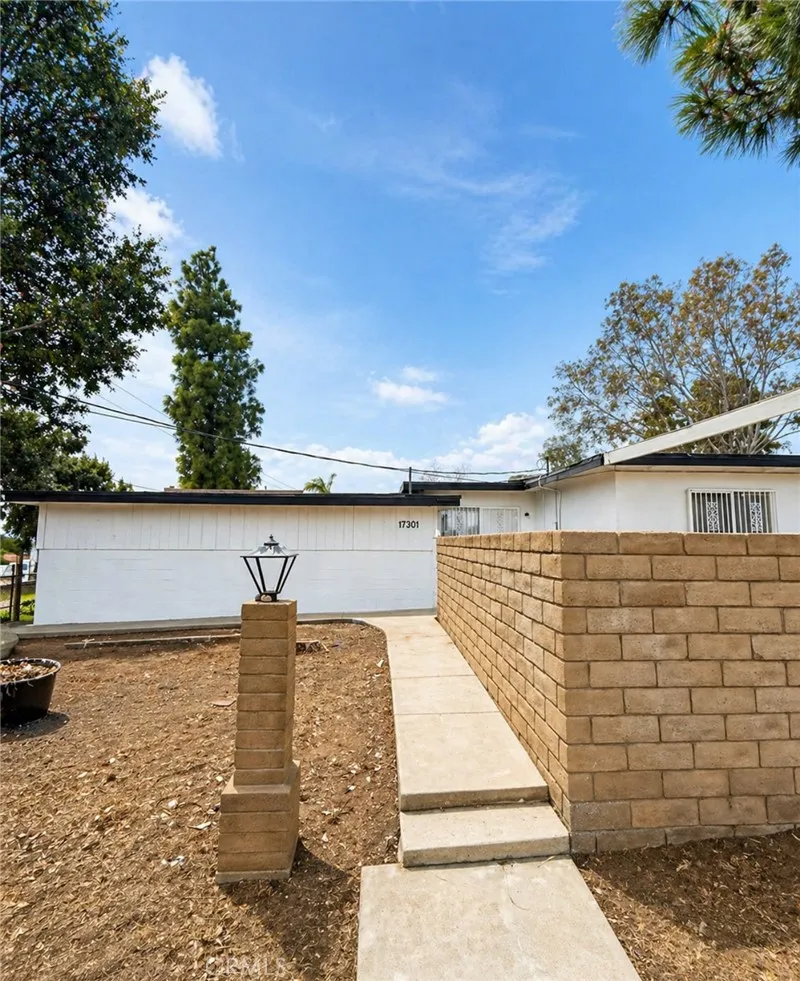 17301 Palm Riverside, CA 92503