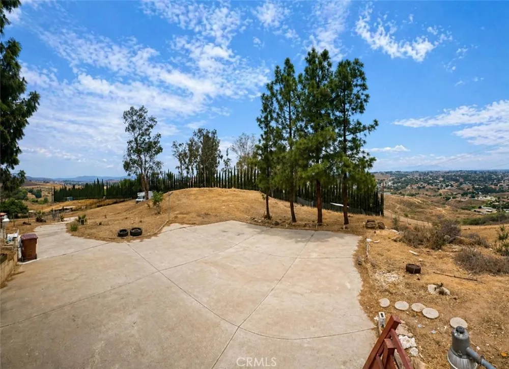 17301 Palm Riverside, CA 92503