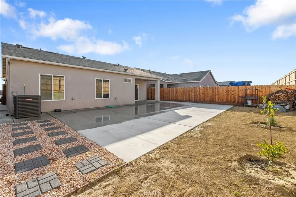 1237 E Orange Street Avenal, CA 93204