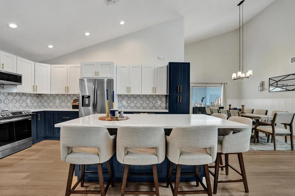 1711 W Oak Knoll Circle Davie, FL 33324