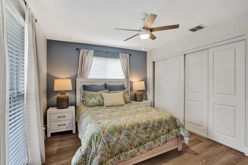 1711 W Oak Knoll Circle Davie, FL 33324