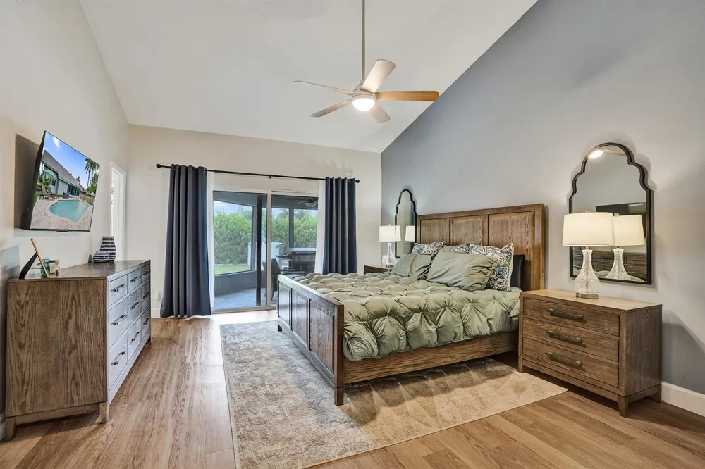 1711 W Oak Knoll Circle Davie, FL 33324