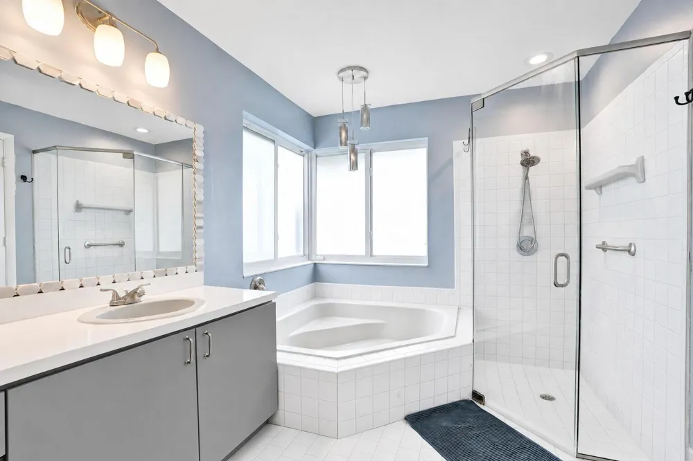 1711 W Oak Knoll Circle Davie, FL 33324