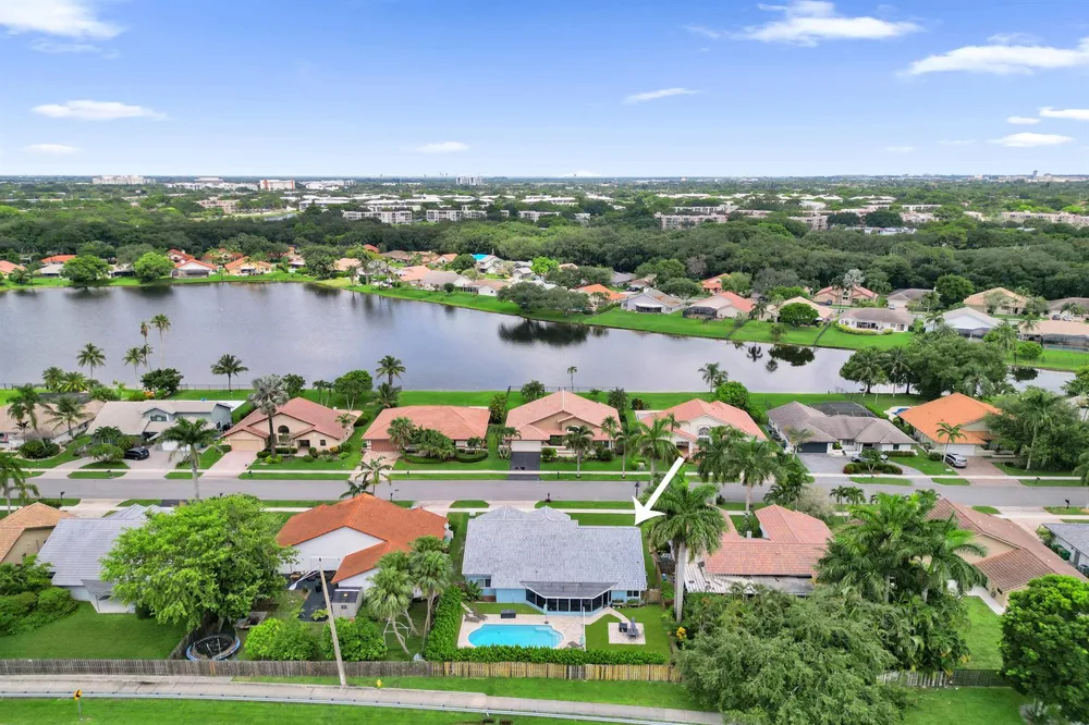 1711 W Oak Knoll Circle Davie, FL 33324