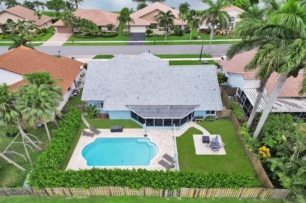 1711 W Oak Knoll Circle Davie, FL 33324