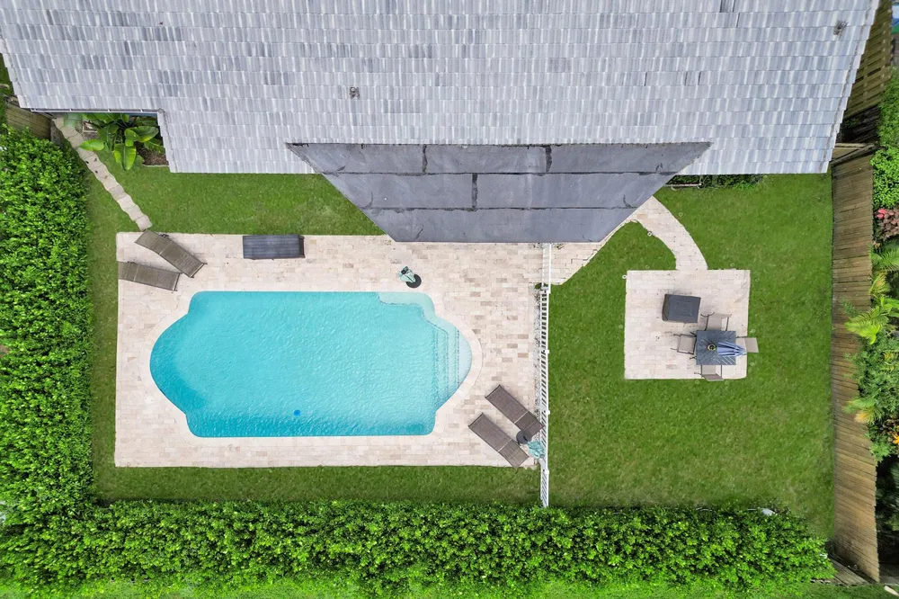 1711 W Oak Knoll Circle Davie, FL 33324