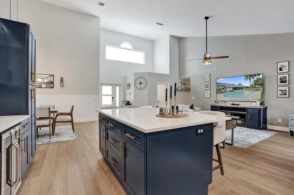 1711 W Oak Knoll Circle Davie, FL 33324