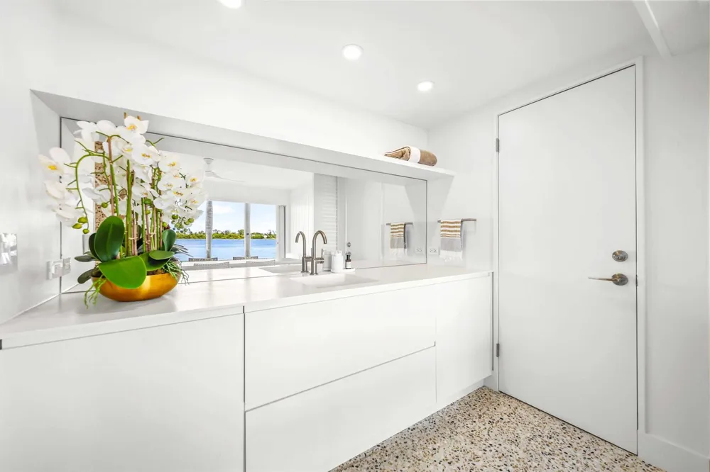 2784 S Ocean Boulevard #203N Palm Beach, FL 33480