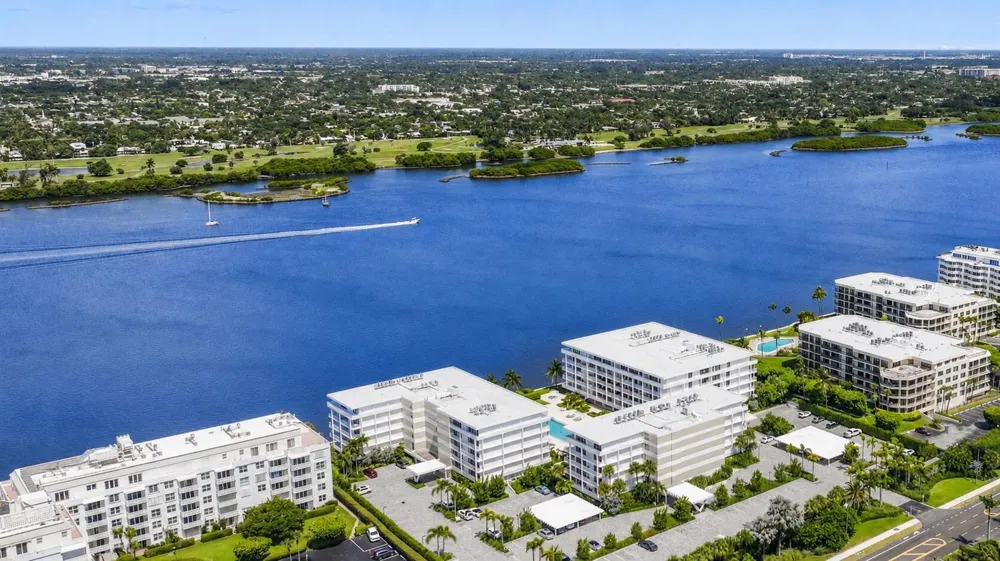 2784 S Ocean Boulevard #203N Palm Beach, FL 33480