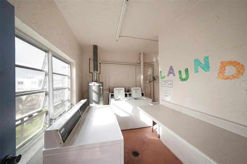 7500 NW 30th Place #402 Sunrise, FL 33313