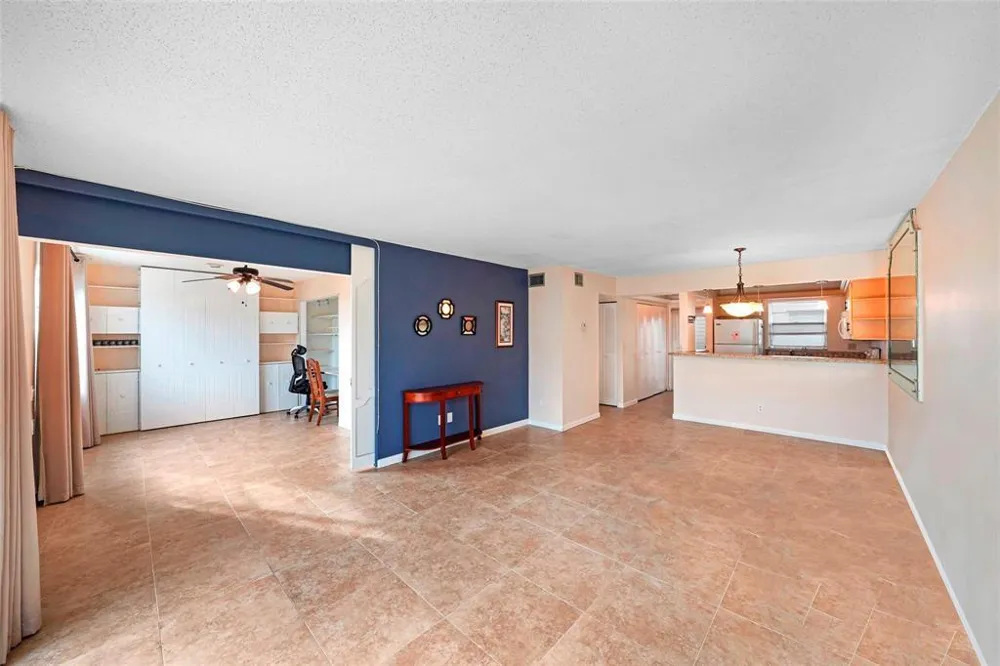 7500 NW 30th Place #402 Sunrise, FL 33313