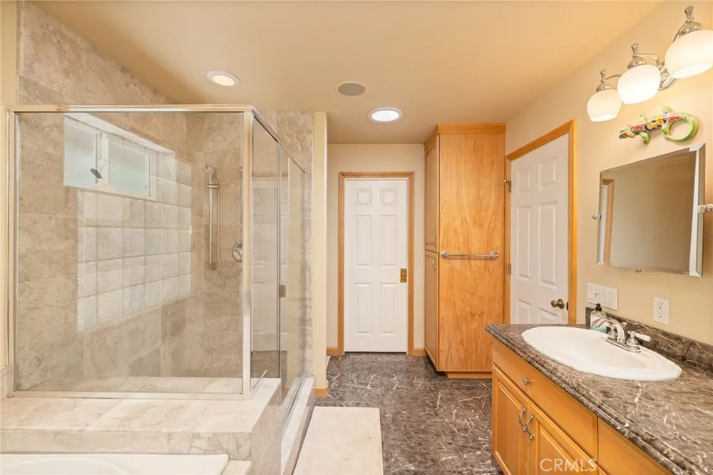 39964 Cedar Vista Bass Lake, CA 93604