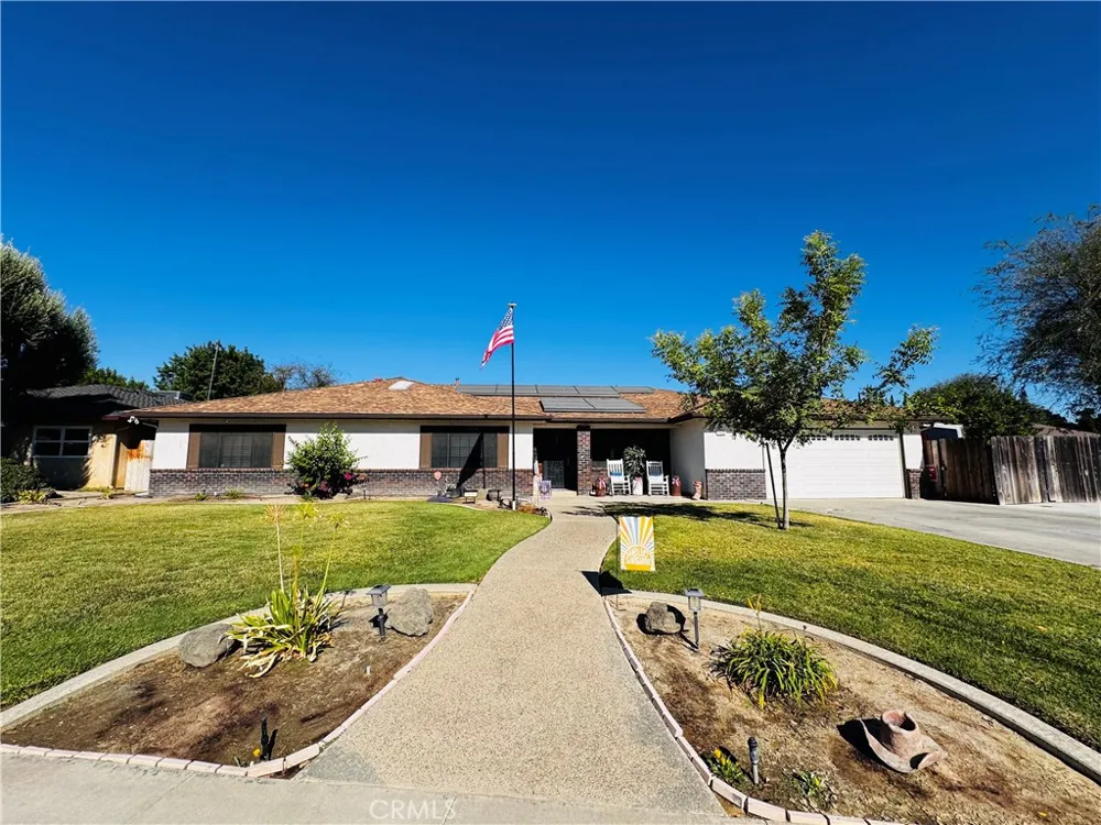 2560 Chestnut Hanford, CA 93230