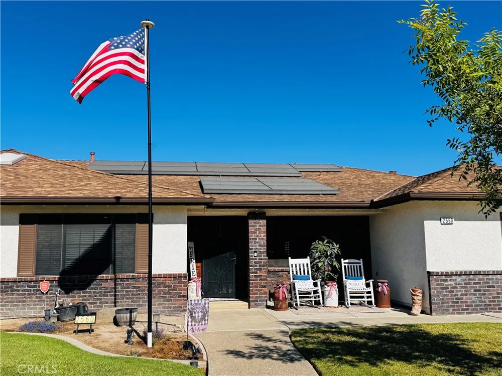 2560 Chestnut Hanford, CA 93230