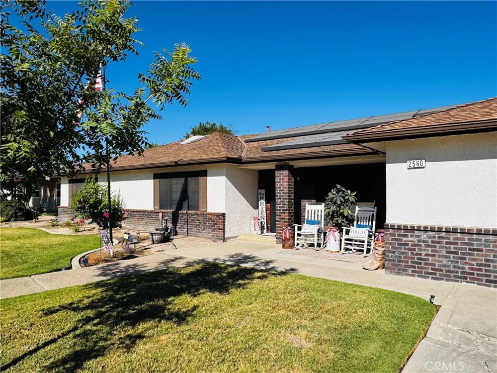 2560 Chestnut Hanford, CA 93230