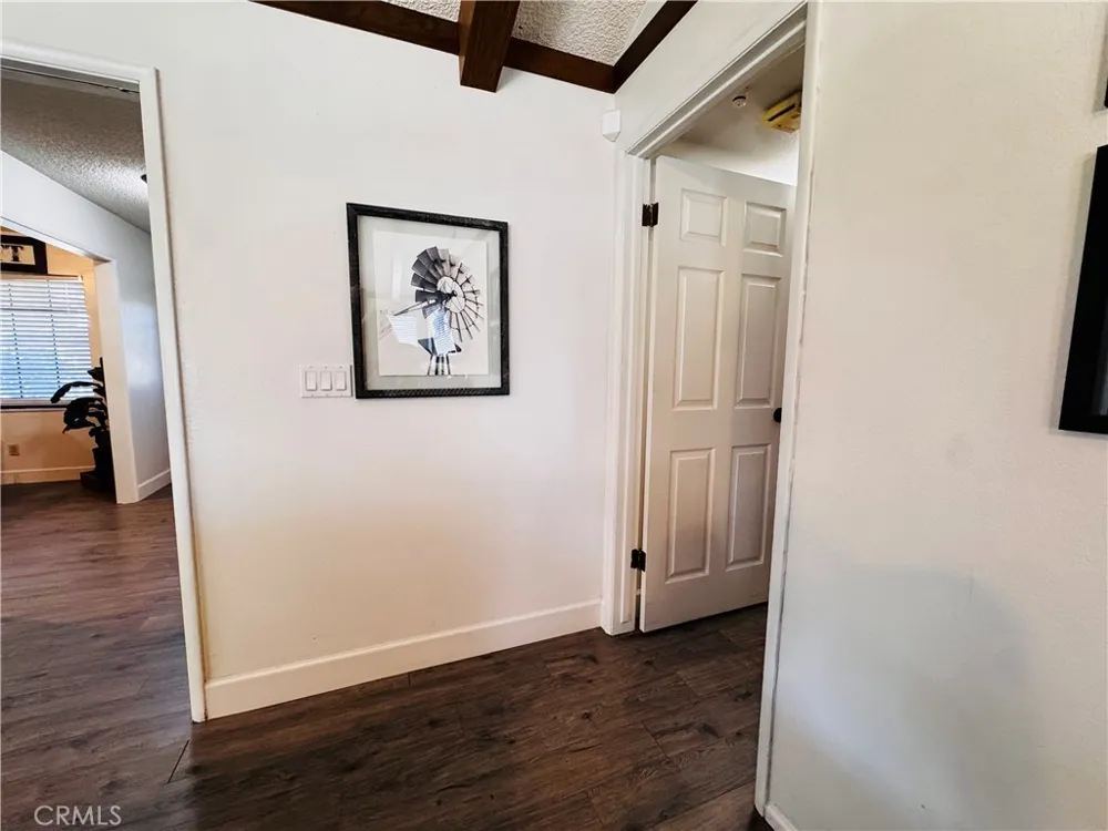 2560 Chestnut Hanford, CA 93230