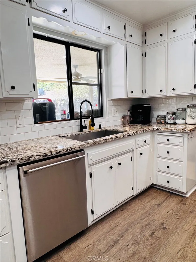 2560 Chestnut Hanford, CA 93230