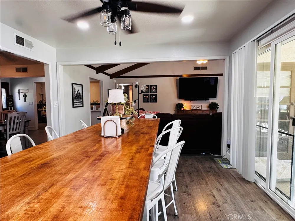2560 Chestnut Hanford, CA 93230