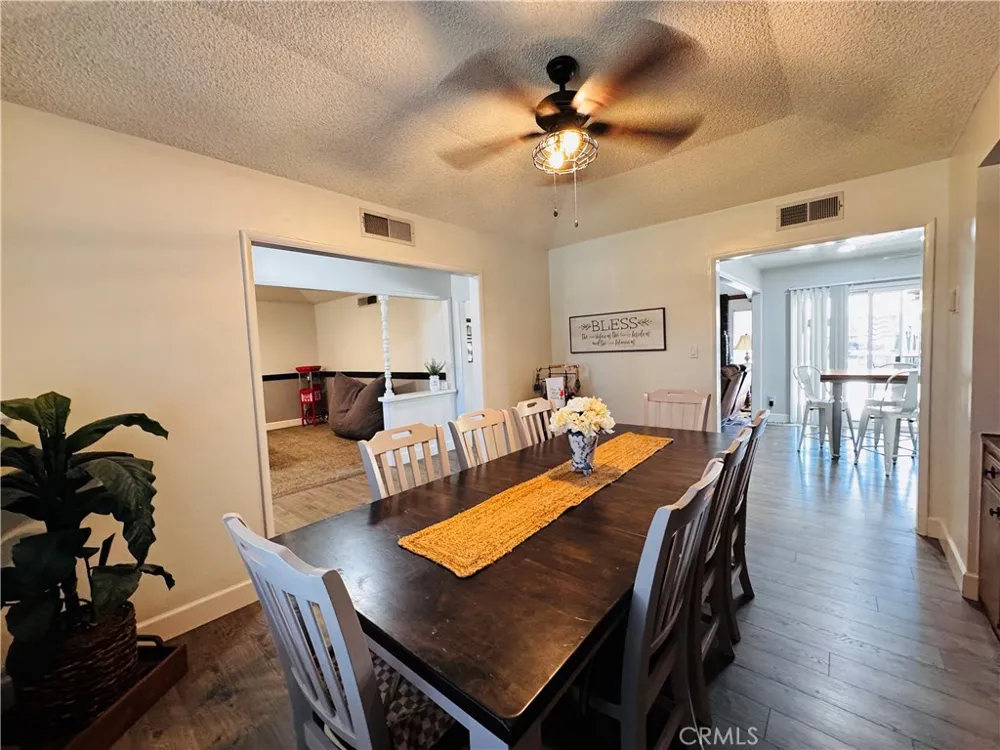 2560 Chestnut Hanford, CA 93230