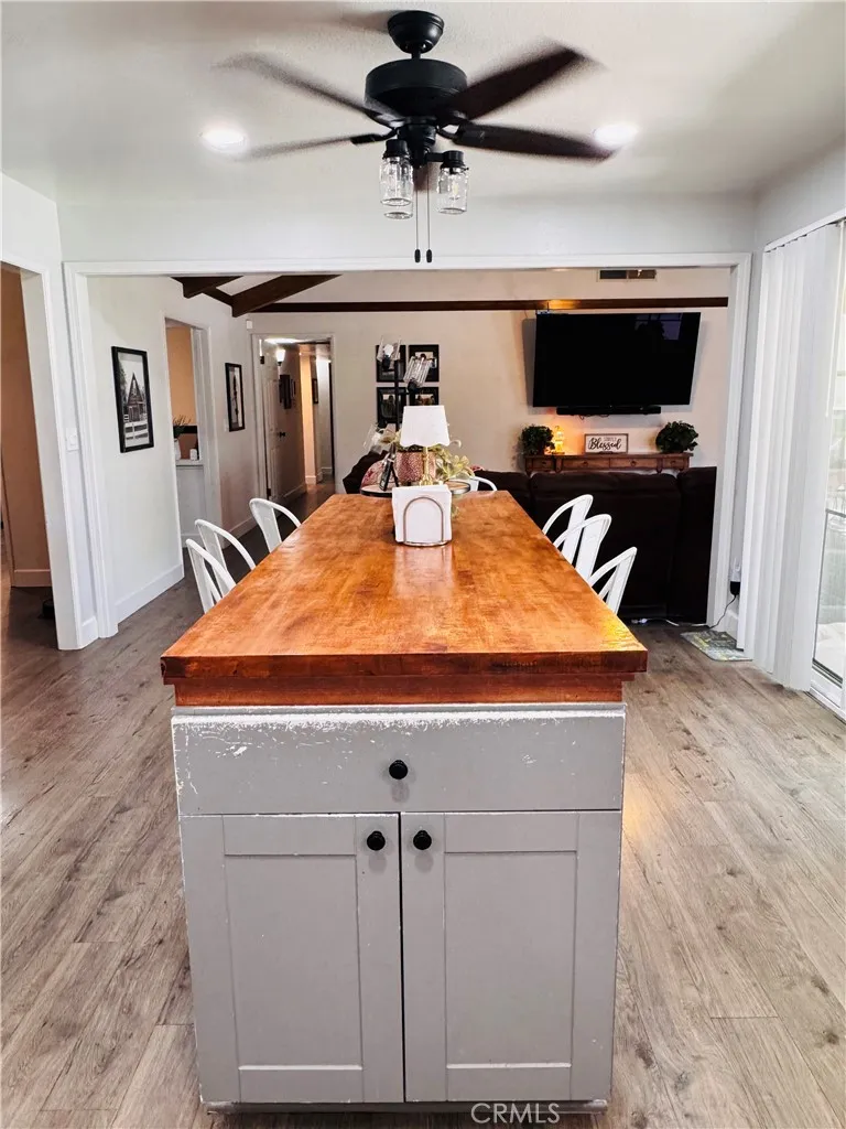 2560 Chestnut Hanford, CA 93230