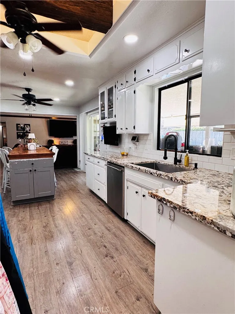 2560 Chestnut Hanford, CA 93230