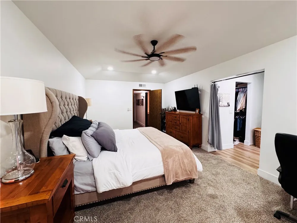 2560 Chestnut Hanford, CA 93230