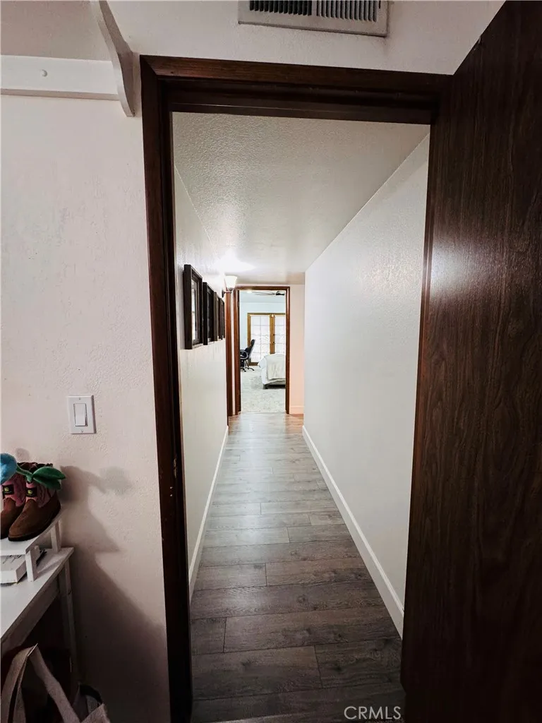 2560 Chestnut Hanford, CA 93230