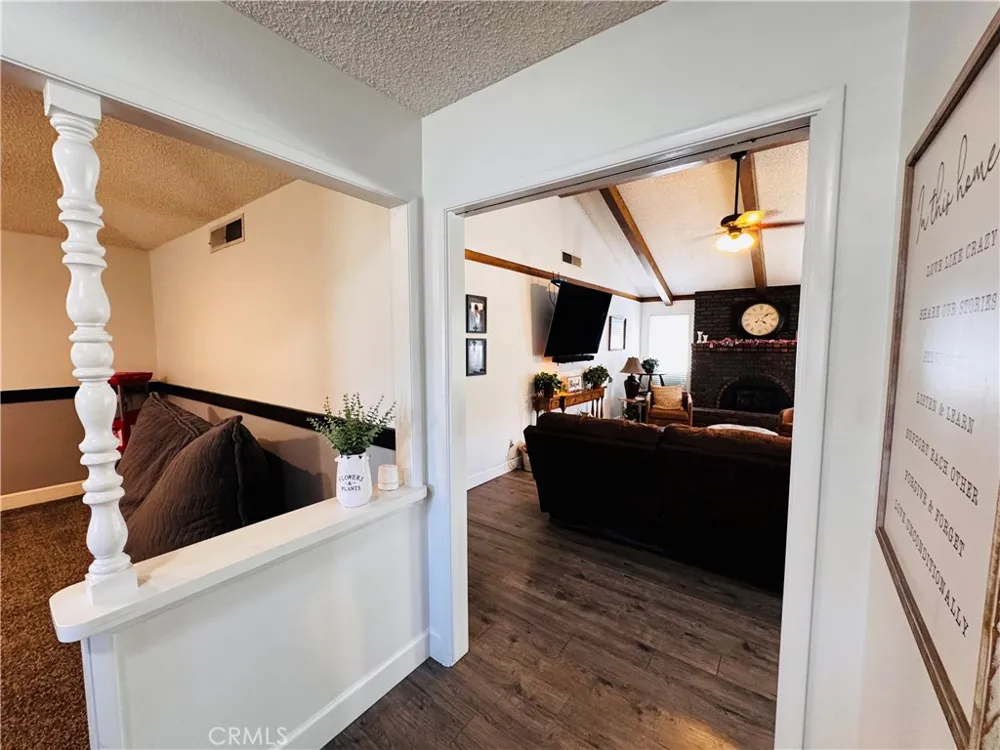 2560 Chestnut Hanford, CA 93230