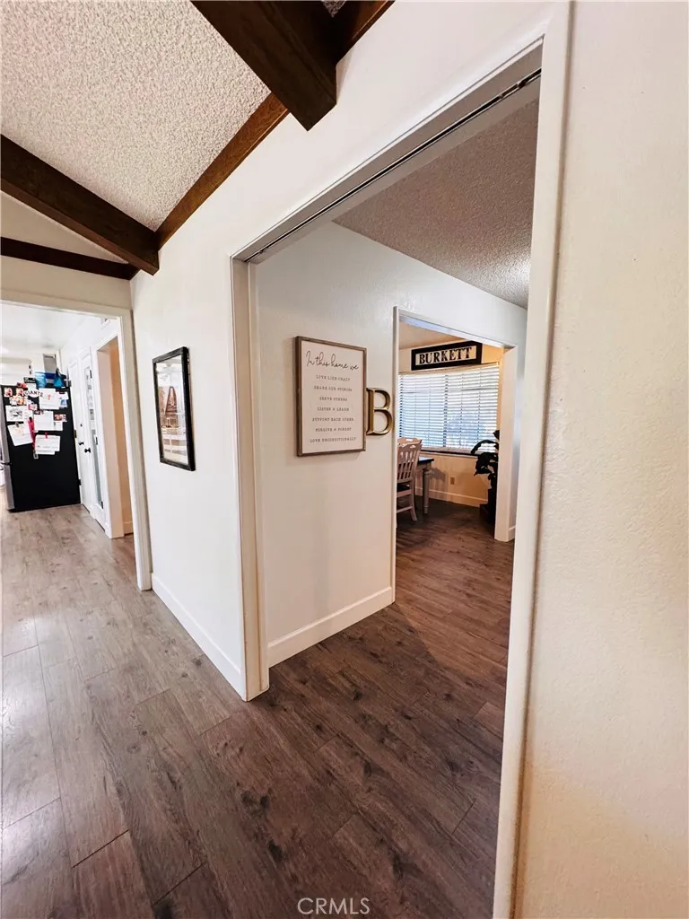 2560 Chestnut Hanford, CA 93230