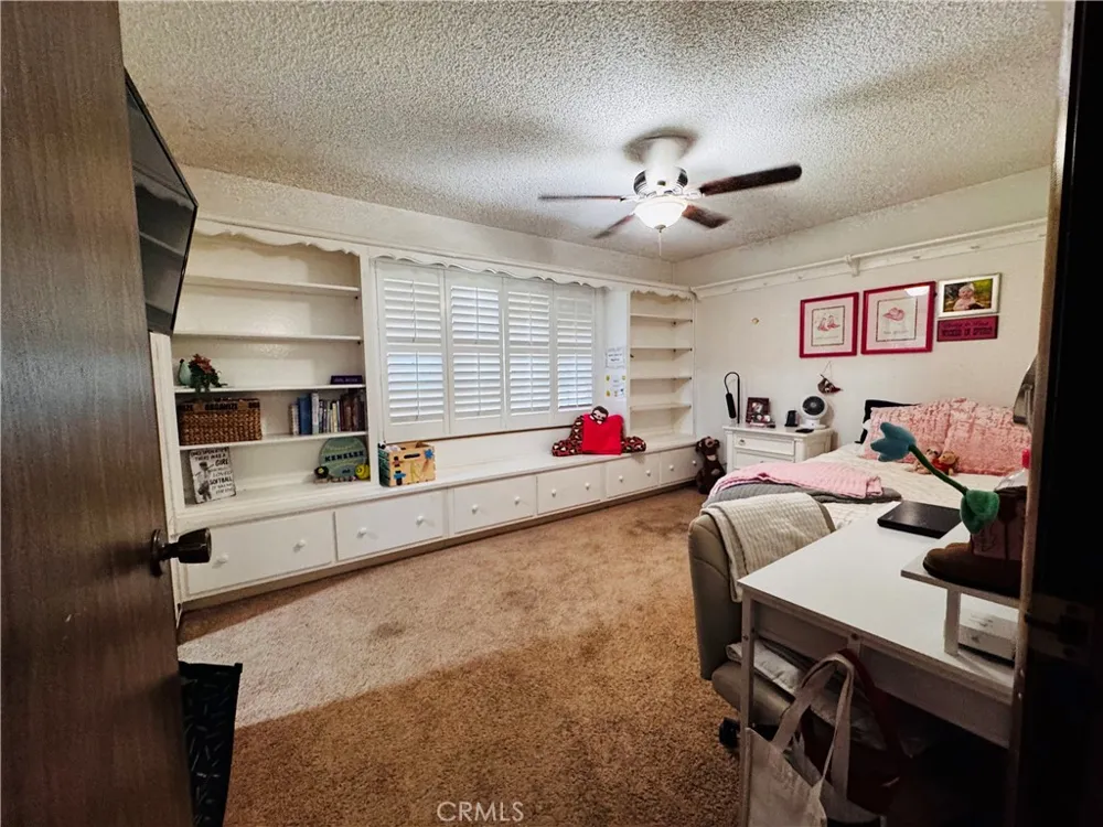 2560 Chestnut Hanford, CA 93230