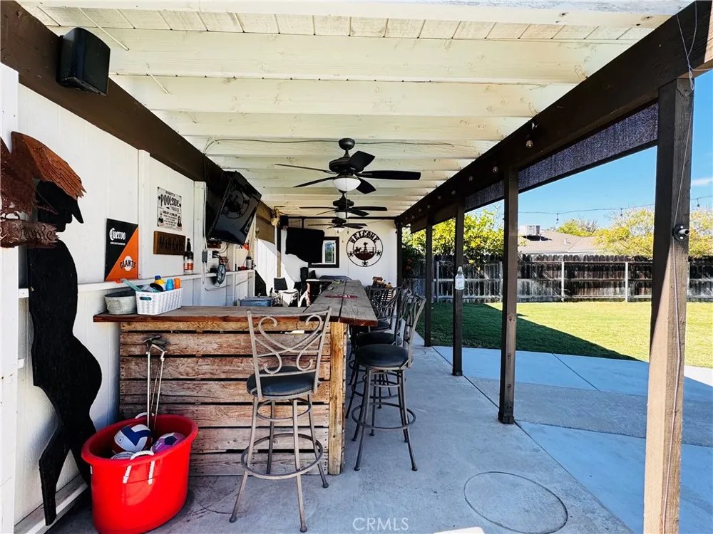 2560 Chestnut Hanford, CA 93230