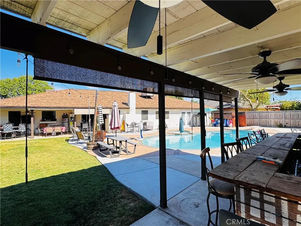 2560 Chestnut Hanford, CA 93230