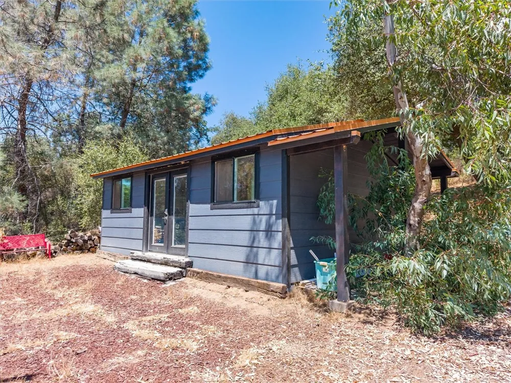 43710 Hilltop Ahwahnee, CA 93601