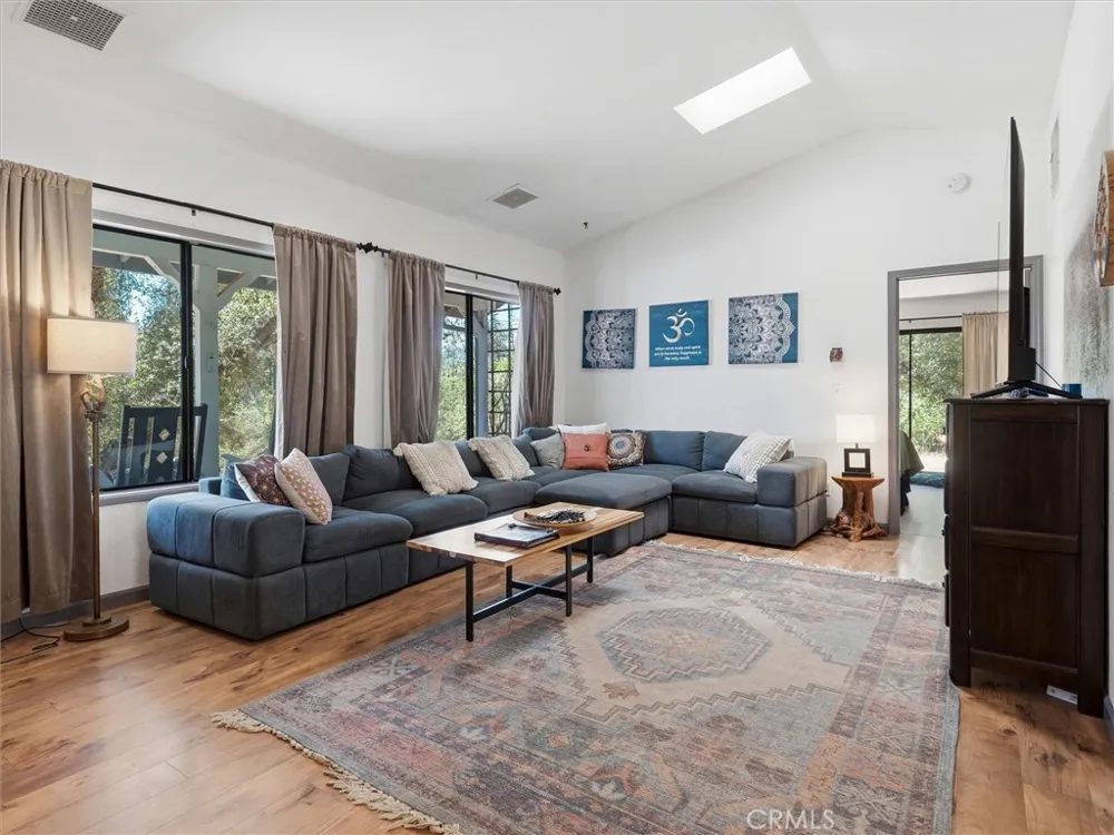 43710 Hilltop Ahwahnee, CA 93601