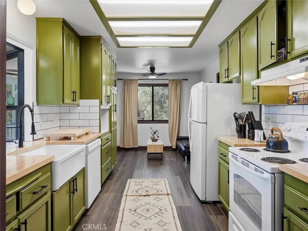 43710 Hilltop Ahwahnee, CA 93601