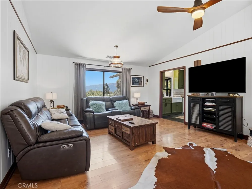 43710 Hilltop Ahwahnee, CA 93601