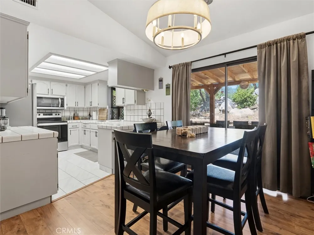 43710 Hilltop Ahwahnee, CA 93601